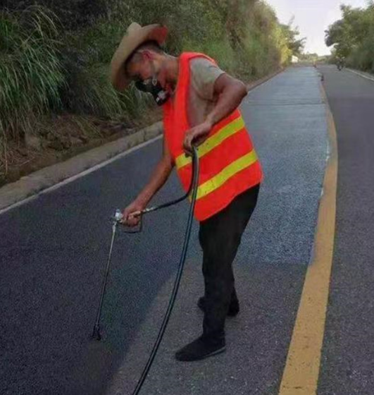 郑州路面喷涂翻新彩色步道施工方案