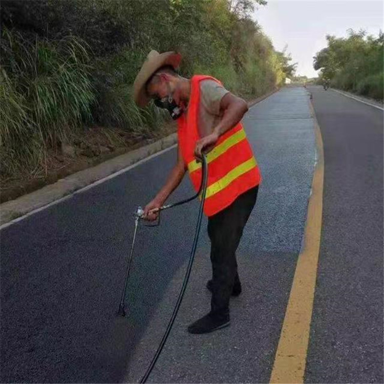 郑州 彩色防滑路面的底涂是保障路面附着力
